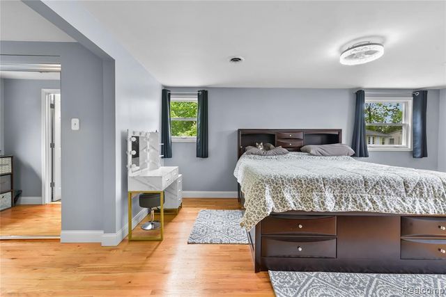 26060 Hidden Lane, Grosse Ile, MI 48138