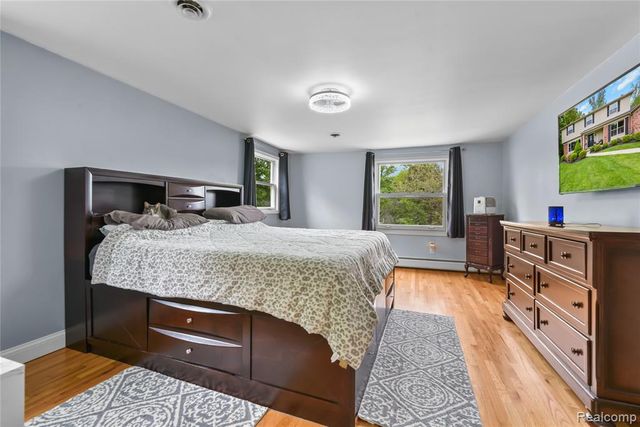 26060 Hidden Lane, Grosse Ile, MI 48138