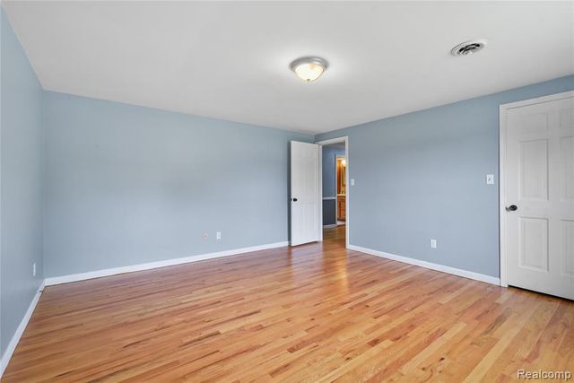 26060 Hidden Lane, Grosse Ile, MI 48138