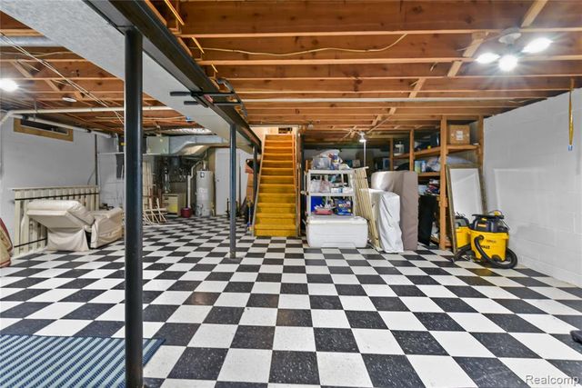 26060 Hidden Lane, Grosse Ile, MI 48138