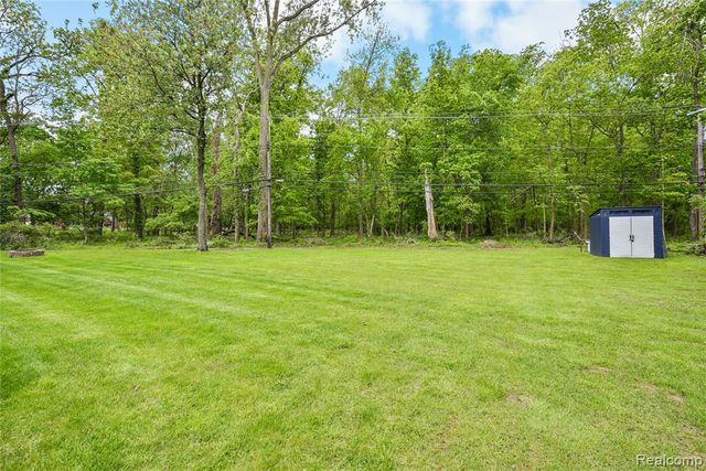 26060 Hidden Lane, Grosse Ile, MI 48138