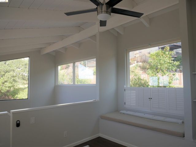 10 Sereno Cir, Oakland, CA 94619