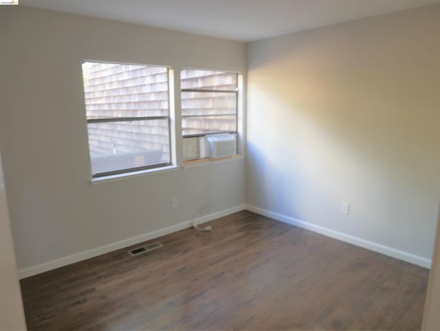 10 Sereno Cir, Oakland, CA 94619