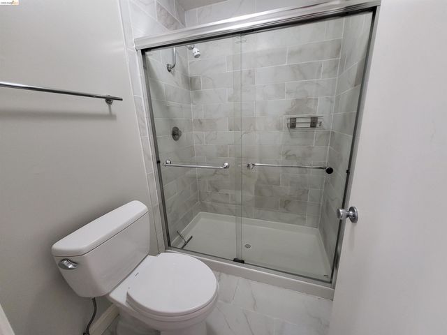 10 Sereno Cir, Oakland, CA 94619