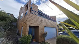 10 Sereno Cir, Oakland, CA 94619