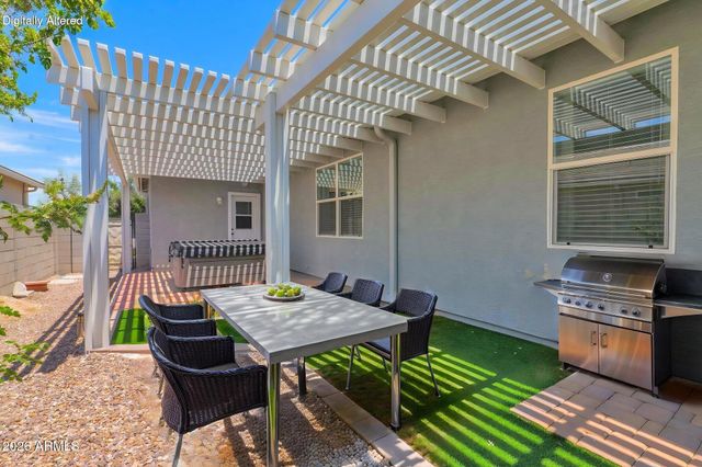 1405 W SUSSEX Street, San Tan Valley, AZ 85143