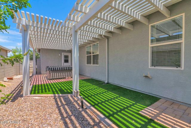 1405 W SUSSEX Street, San Tan Valley, AZ 85143