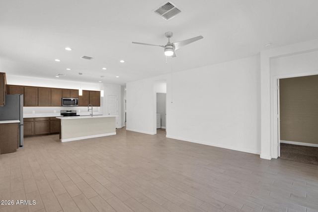 1405 W SUSSEX Street, San Tan Valley, AZ 85143