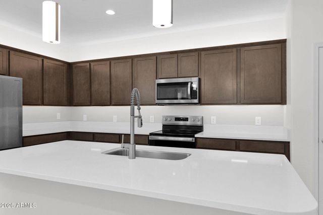 1405 W SUSSEX Street, San Tan Valley, AZ 85143