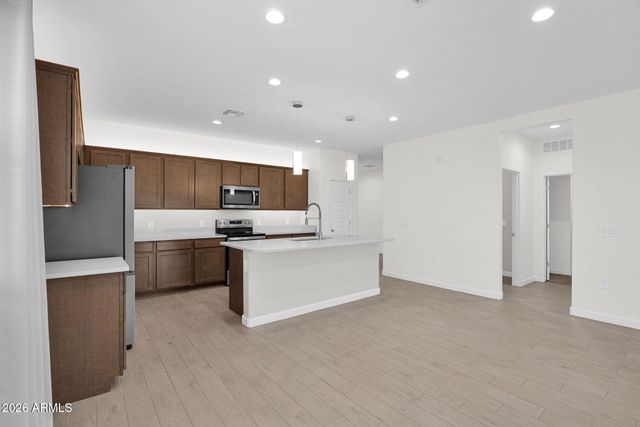 1405 W SUSSEX Street, San Tan Valley, AZ 85143