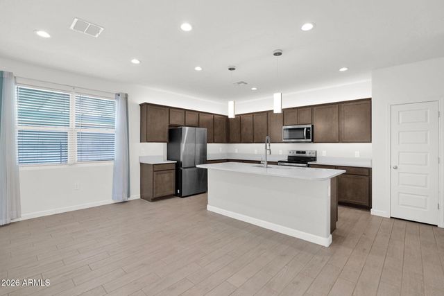 1405 W SUSSEX Street, San Tan Valley, AZ 85143