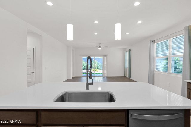1405 W SUSSEX Street, San Tan Valley, AZ 85143