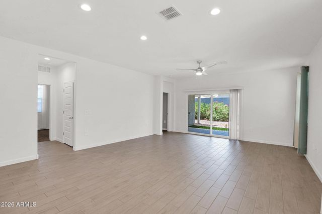 1405 W SUSSEX Street, San Tan Valley, AZ 85143