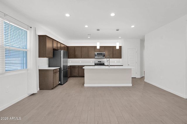 1405 W SUSSEX Street, San Tan Valley, AZ 85143