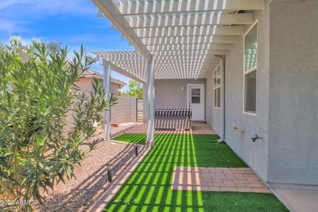 1405 W SUSSEX Street, San Tan Valley, AZ 85143
