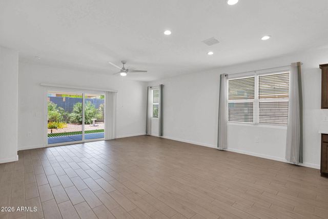 1405 W SUSSEX Street, San Tan Valley, AZ 85143