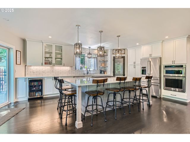 1030 Se Jackson Park Rd, Troutdale, OR 97060