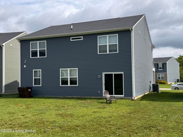 11913 Wooden Trace Dr, Louisville, KY 40229