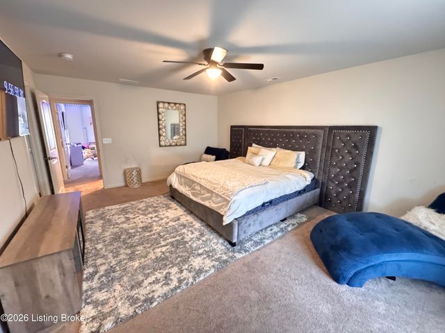 11913 Wooden Trace Dr, Louisville, KY 40229