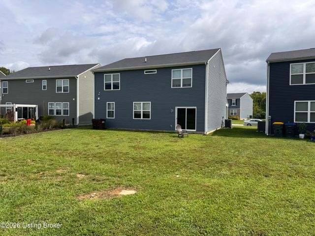 11913 Wooden Trace Dr, Louisville, KY 40229
