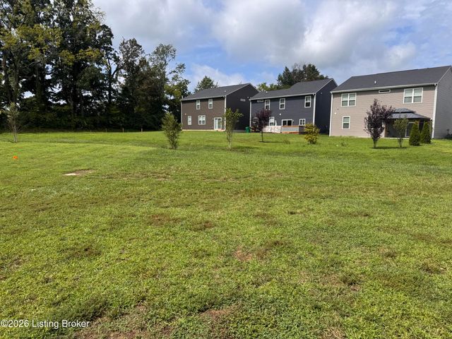 11913 Wooden Trace Dr, Louisville, KY 40229