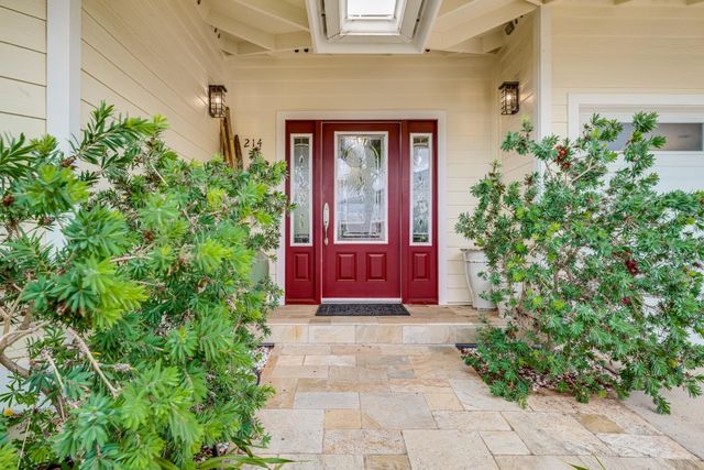 214 Kulamanu Cir, Kula, HI 96790