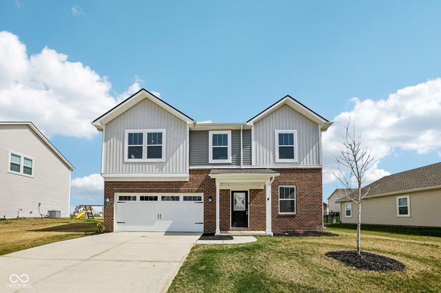 2221 Boxwood Drive, Greenfield, IN 46140
