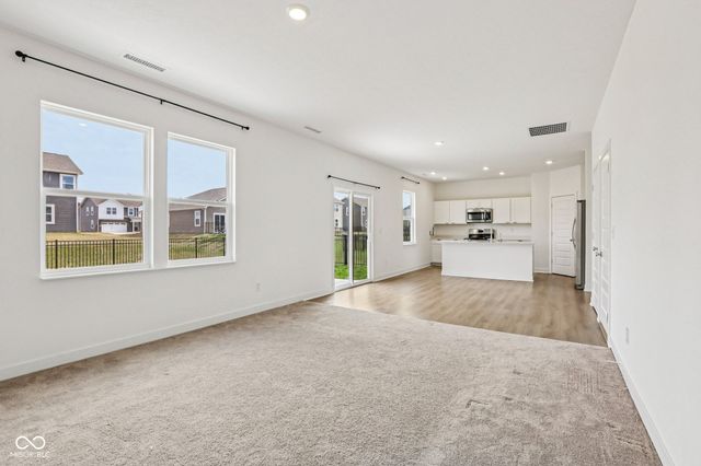 2221 Boxwood Drive, Greenfield, IN 46140