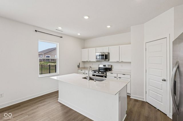 2221 Boxwood Drive, Greenfield, IN 46140