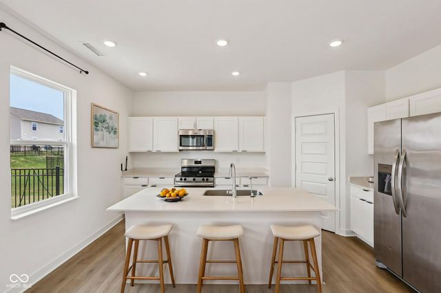 2221 Boxwood Drive, Greenfield, IN 46140