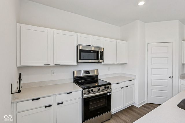 2221 Boxwood Drive, Greenfield, IN 46140