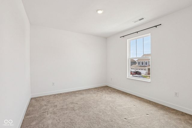 2221 Boxwood Drive, Greenfield, IN 46140