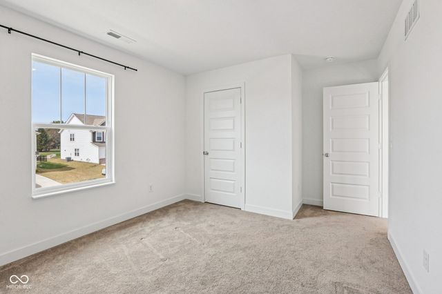 2221 Boxwood Drive, Greenfield, IN 46140