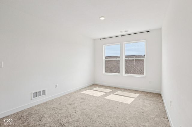 2221 Boxwood Drive, Greenfield, IN 46140