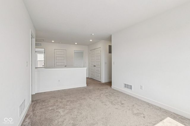 2221 Boxwood Drive, Greenfield, IN 46140