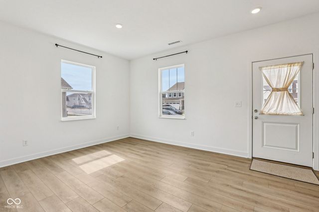 2221 Boxwood Drive, Greenfield, IN 46140