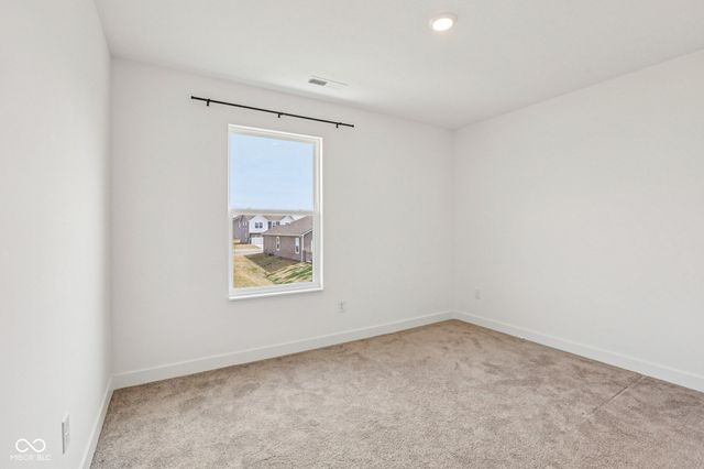 2221 Boxwood Drive, Greenfield, IN 46140