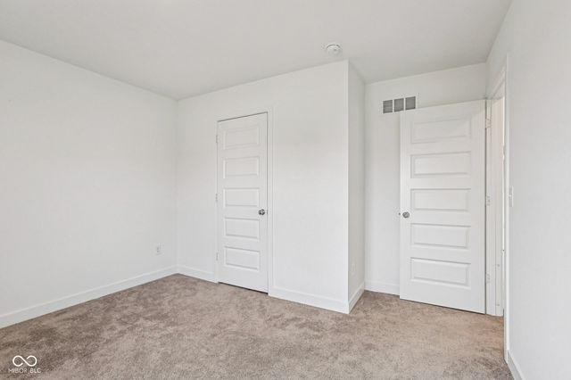 2221 Boxwood Drive, Greenfield, IN 46140