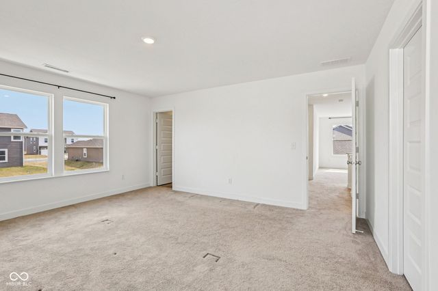 2221 Boxwood Drive, Greenfield, IN 46140