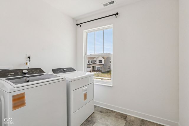 2221 Boxwood Drive, Greenfield, IN 46140