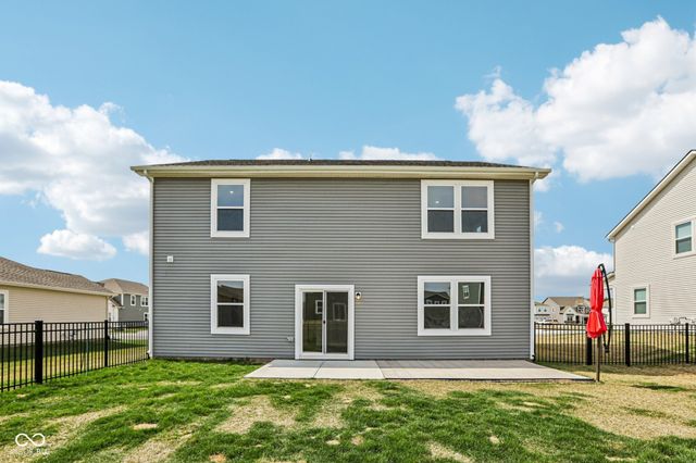 2221 Boxwood Drive, Greenfield, IN 46140