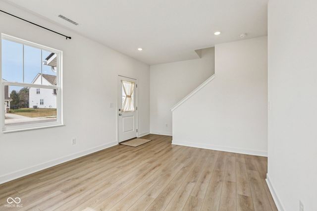 2221 Boxwood Drive, Greenfield, IN 46140