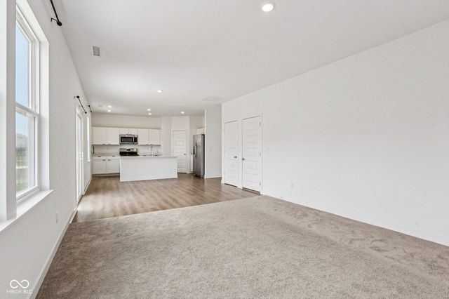 2221 Boxwood Drive, Greenfield, IN 46140