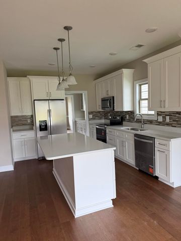 1081 Squirrel Nest Lane, Lexington, KY 40509