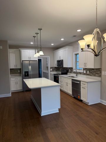1081 Squirrel Nest Lane, Lexington, KY 40509