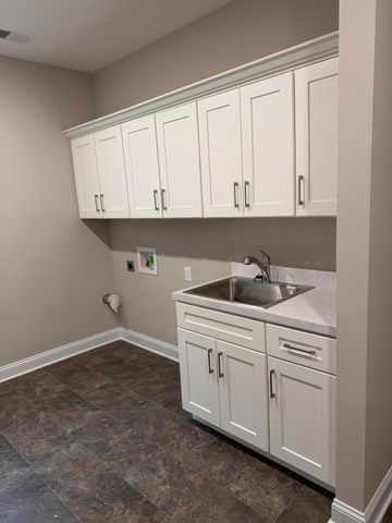 1081 Squirrel Nest Lane, Lexington, KY 40509