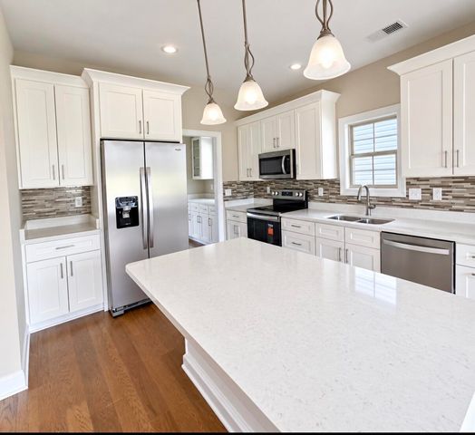 1081 Squirrel Nest Lane, Lexington, KY 40509