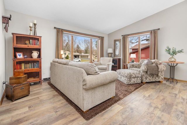 2043 W Highview Drive, Sauk Rapids, MN 56379