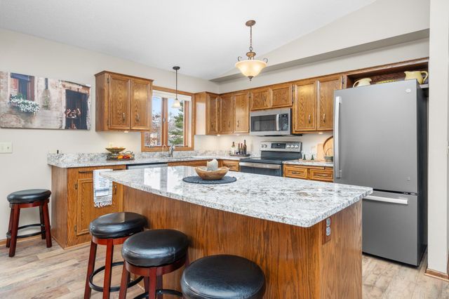 2043 W Highview Drive, Sauk Rapids, MN 56379