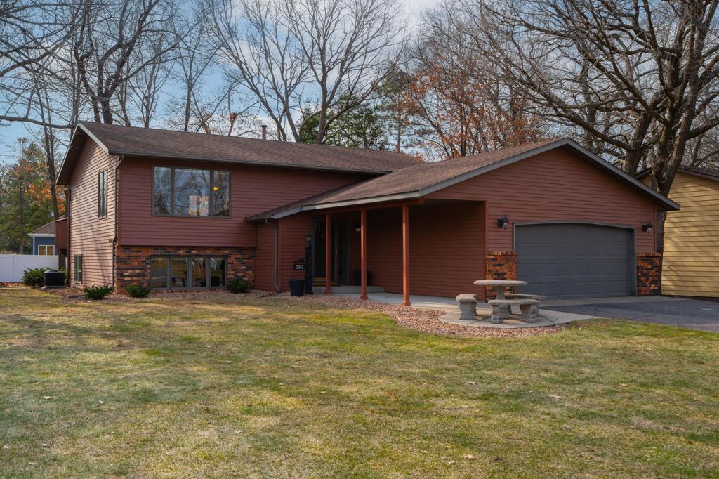 2043 W Highview Drive, Sauk Rapids, MN 56379